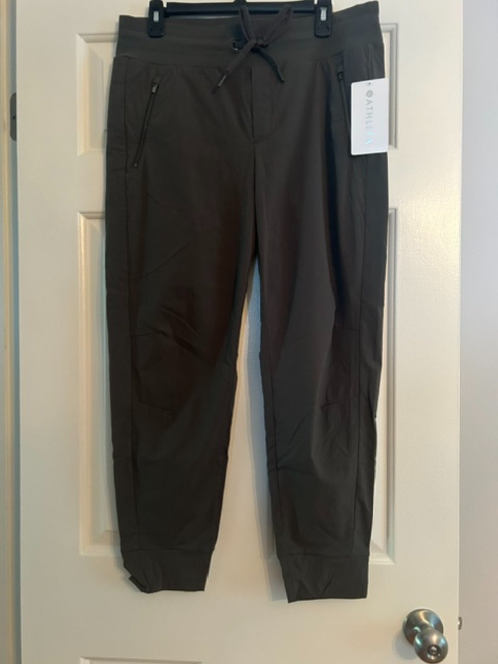 NWT - Athleta Trekkie North Jogger MDVI